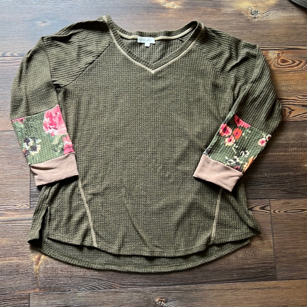 Soft waffle weave Vneck comfy top with floral detail on sleeves